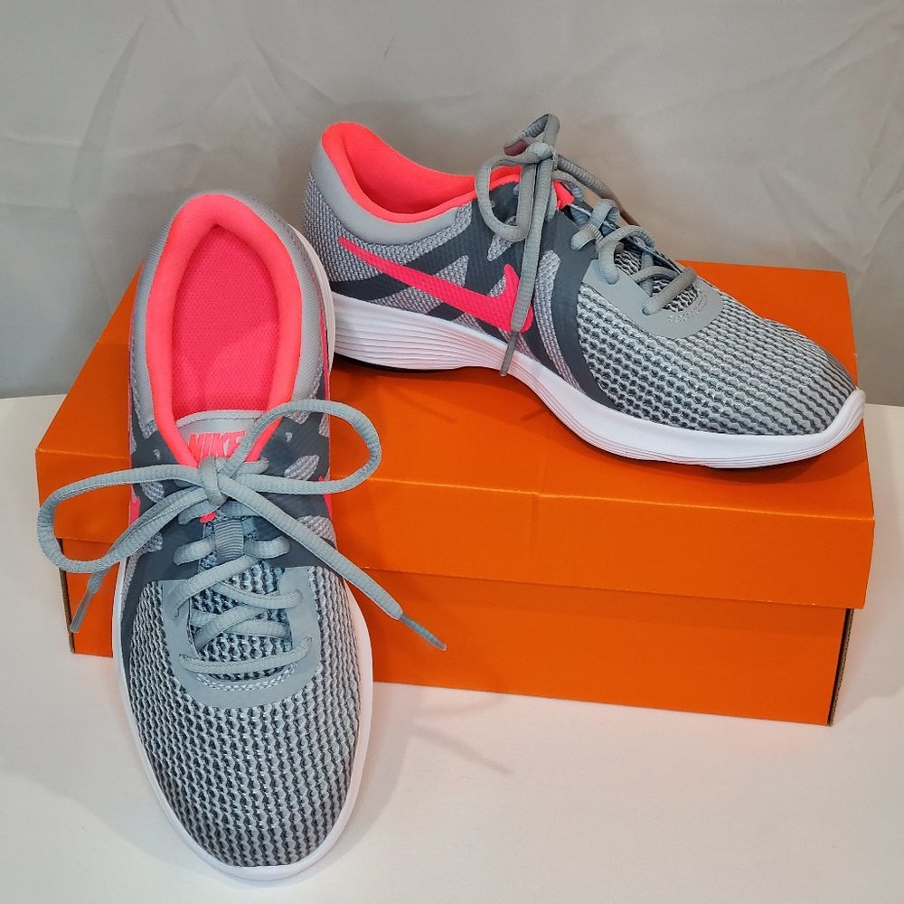 NIKE Revolution 4 - Grey & Pink - 5Y / 6.5woman